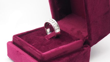 Anello in Oro Bianco con Diamanti taglio Princess - immagine 3