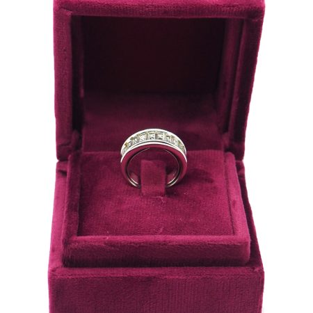Anello in Oro Bianco con Diamanti taglio Princess
